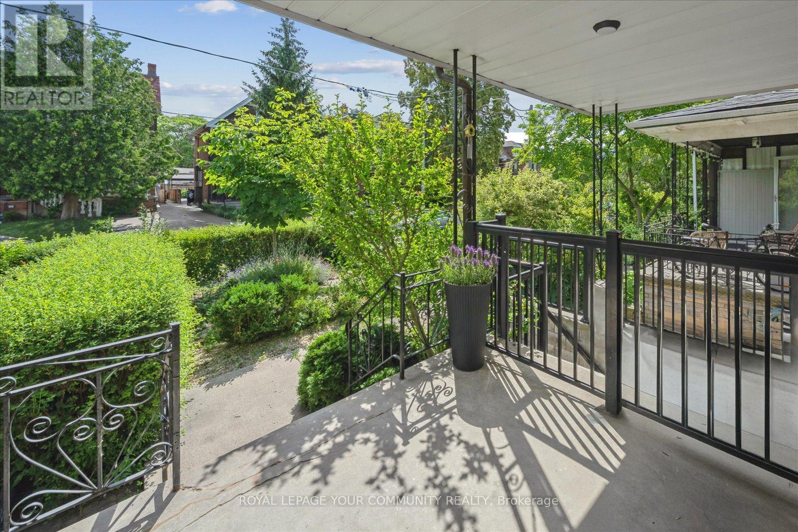 Property at 218 BEATRICE STREET image 4