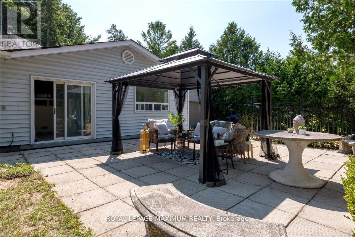 Property at 749 RIVER ROAD E image 2