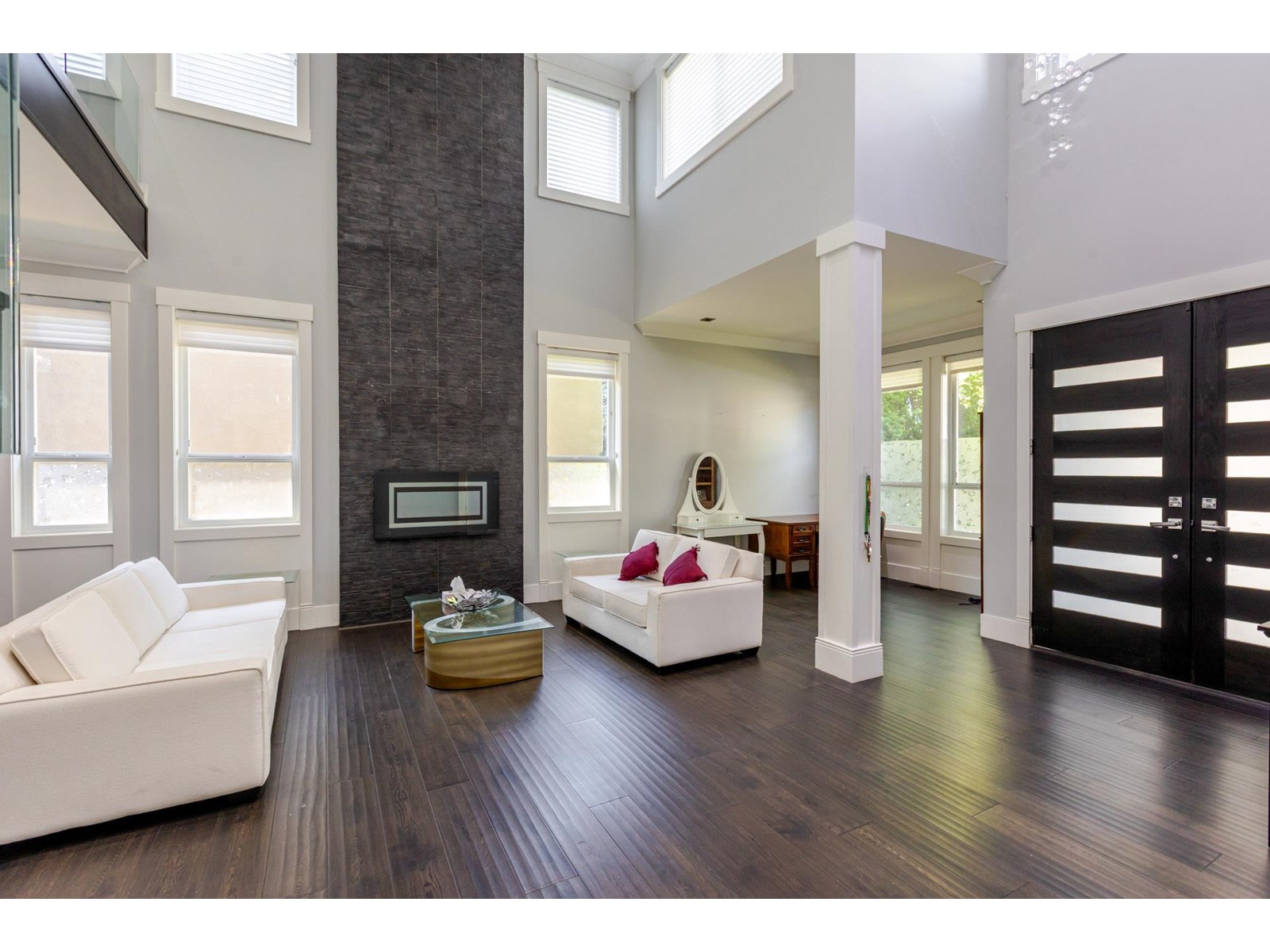 Property at 1540 MAPLE STREET image 3