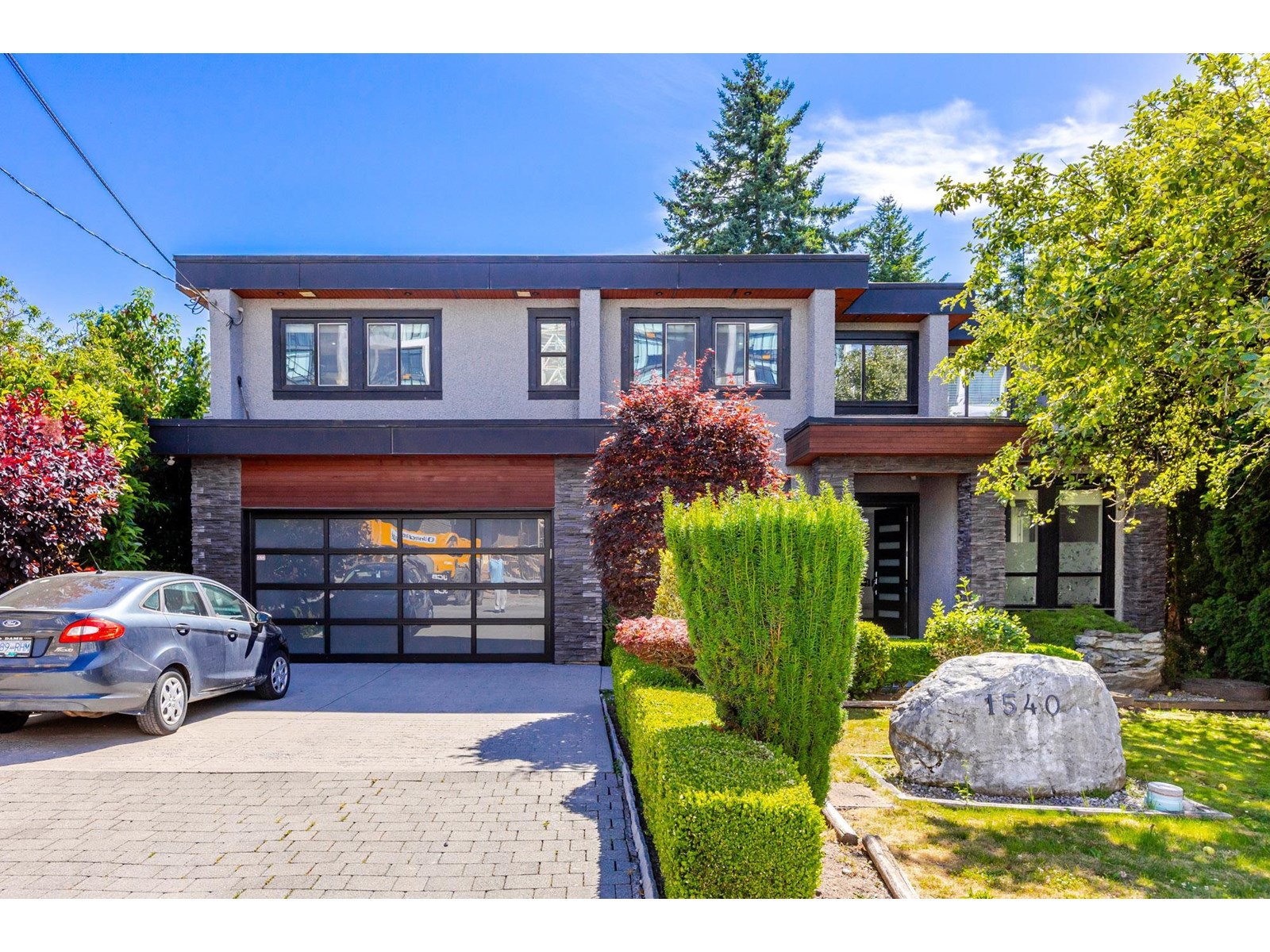 Property at 1540 MAPLE STREET image 1