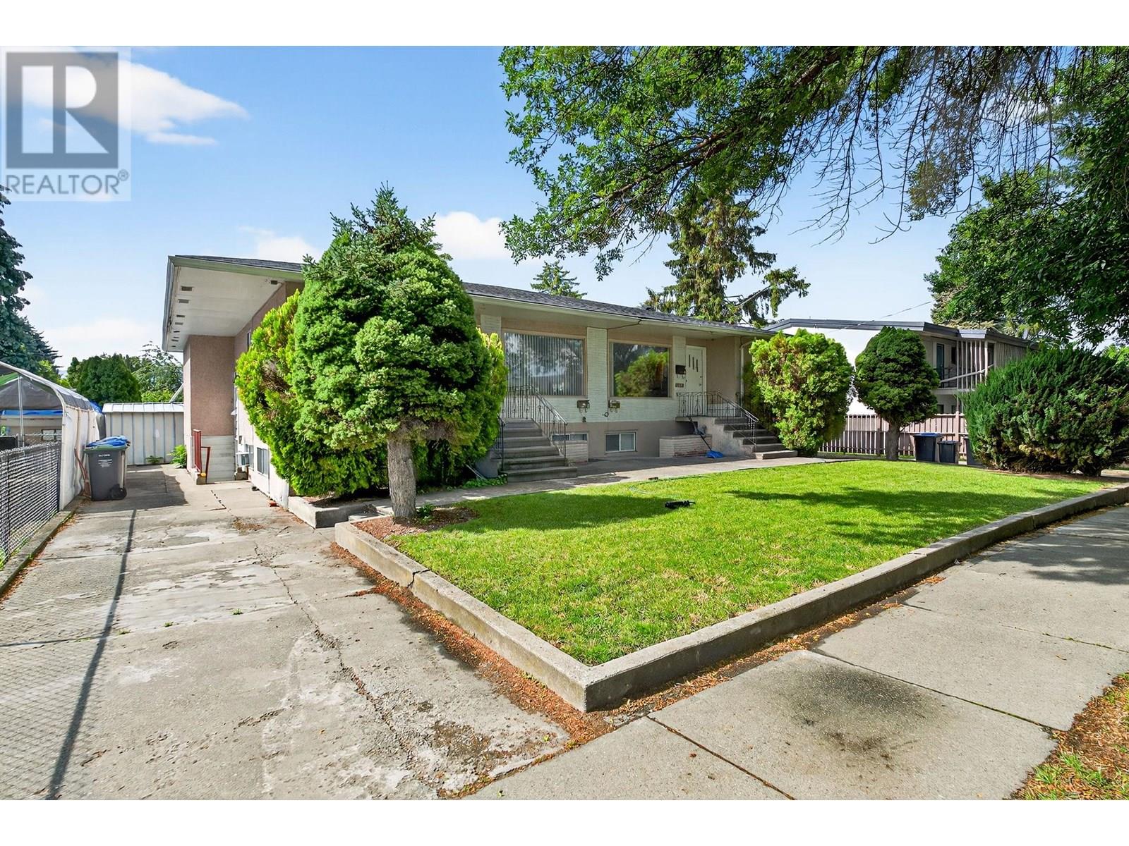 Property at 1287-1289 Lawrence Avenue image 3