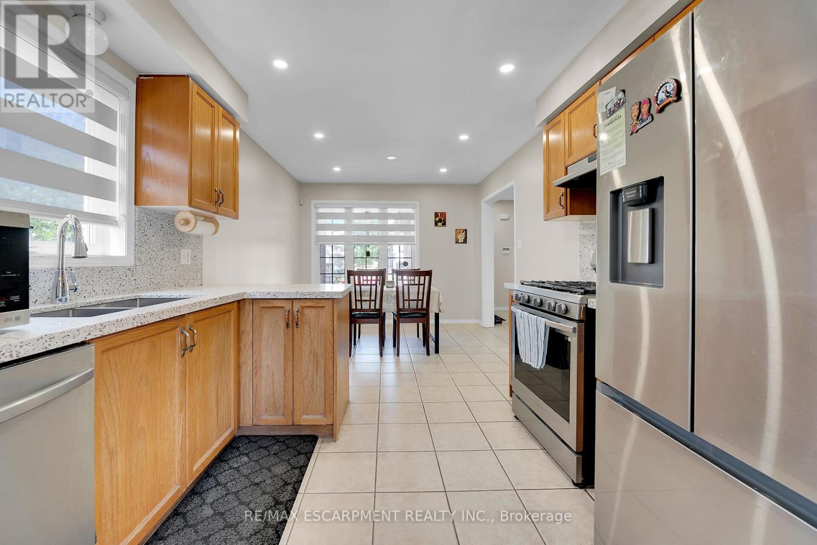 4 Spartan Court, Hamilton (Stoney Creek), Ontario  L8E 6A4 - Photo 10 - X12274580