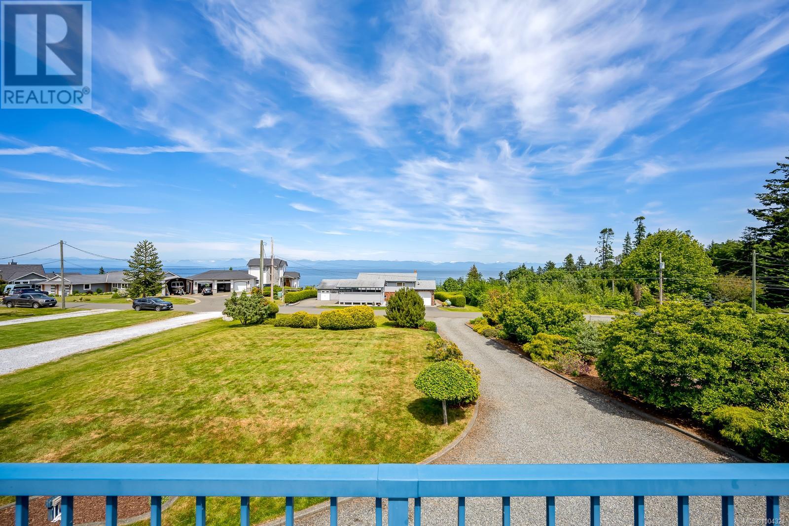 6349 Eagles Dr, Courtenay, British Columbia  V9J 1V4 - Photo 4 - 1004324