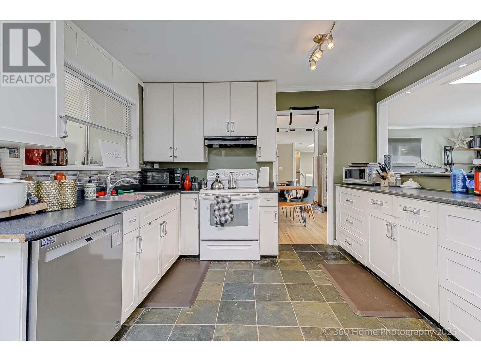 5105 8a Avenue, Delta, British Columbia  V4M 1T5 - Photo 2 - R3023320