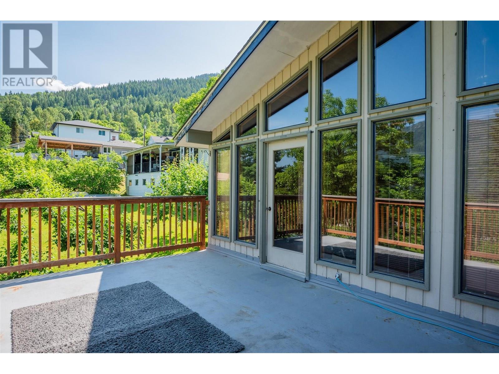 Property at 717 Innes Street image 2