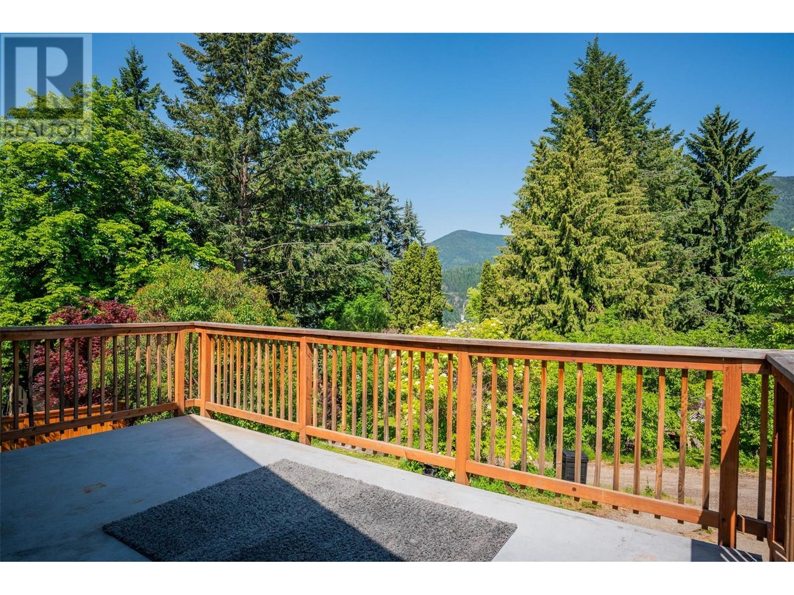 Property at 717 Innes Street image 5