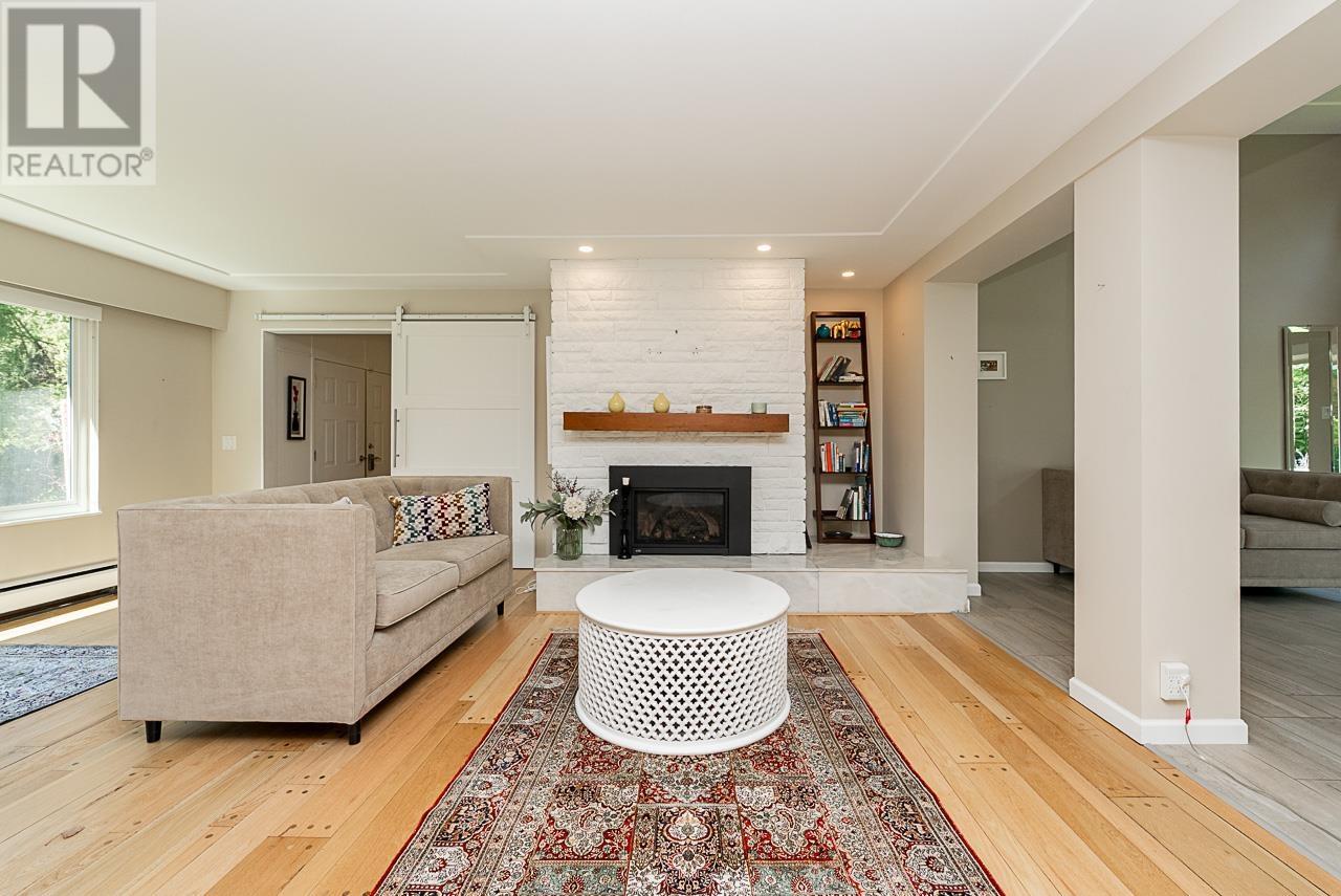 Property at 4151 TYTAHUN CRESCENT image 2
