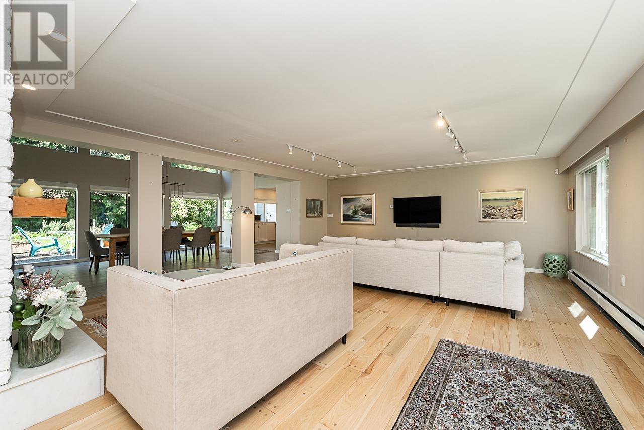Property at 4151 TYTAHUN CRESCENT image 5