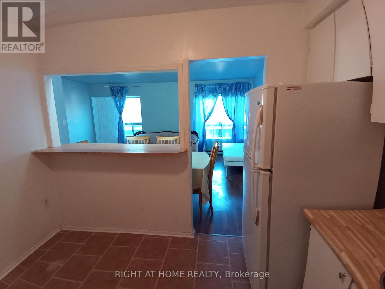 A - 428 Dawes Road, Toronto, Ontario  M4B 2E8 - Photo 5 - E12274690
