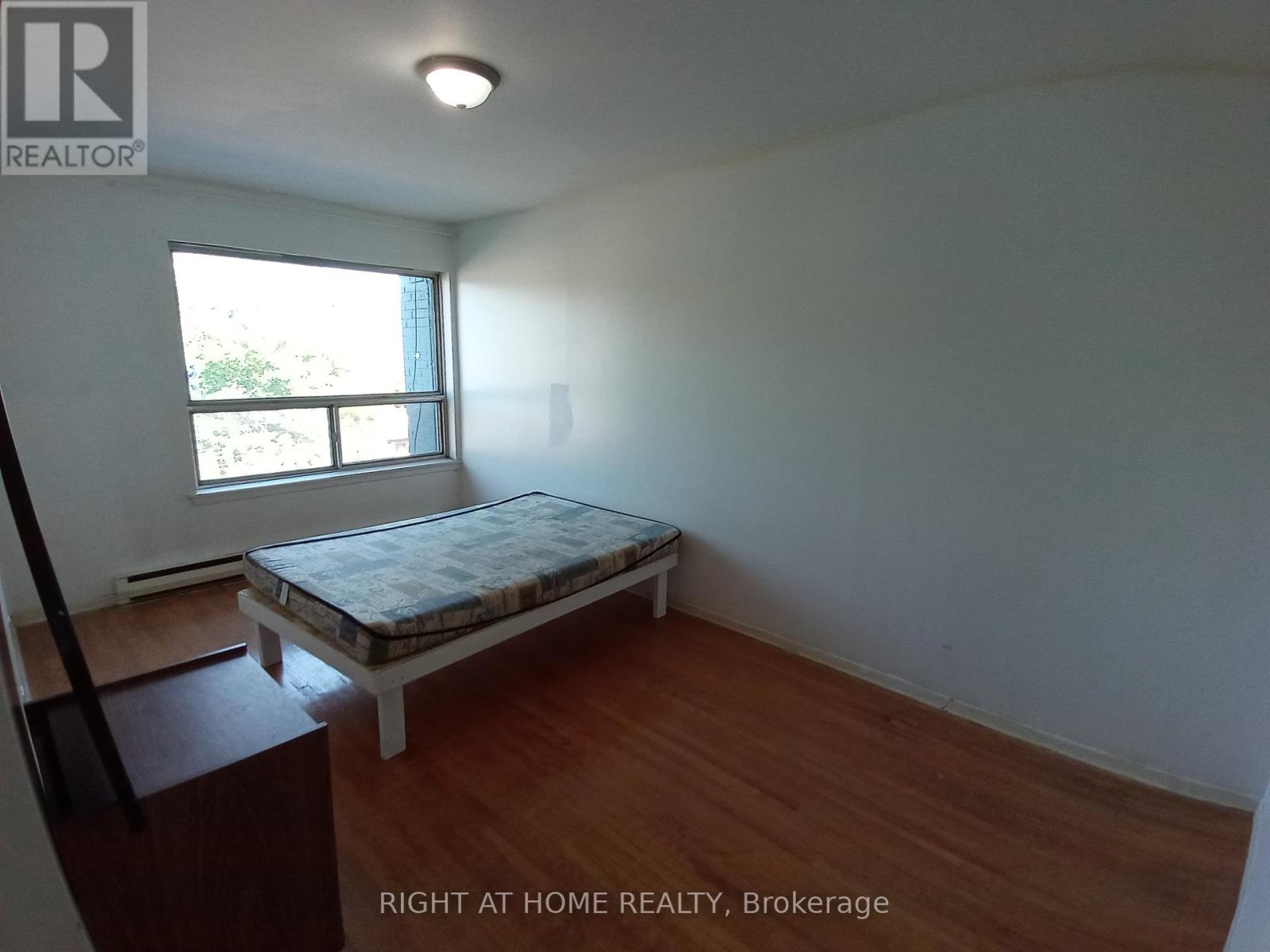 A - 428 Dawes Road, Toronto, Ontario  M4B 2E8 - Photo 6 - E12274690