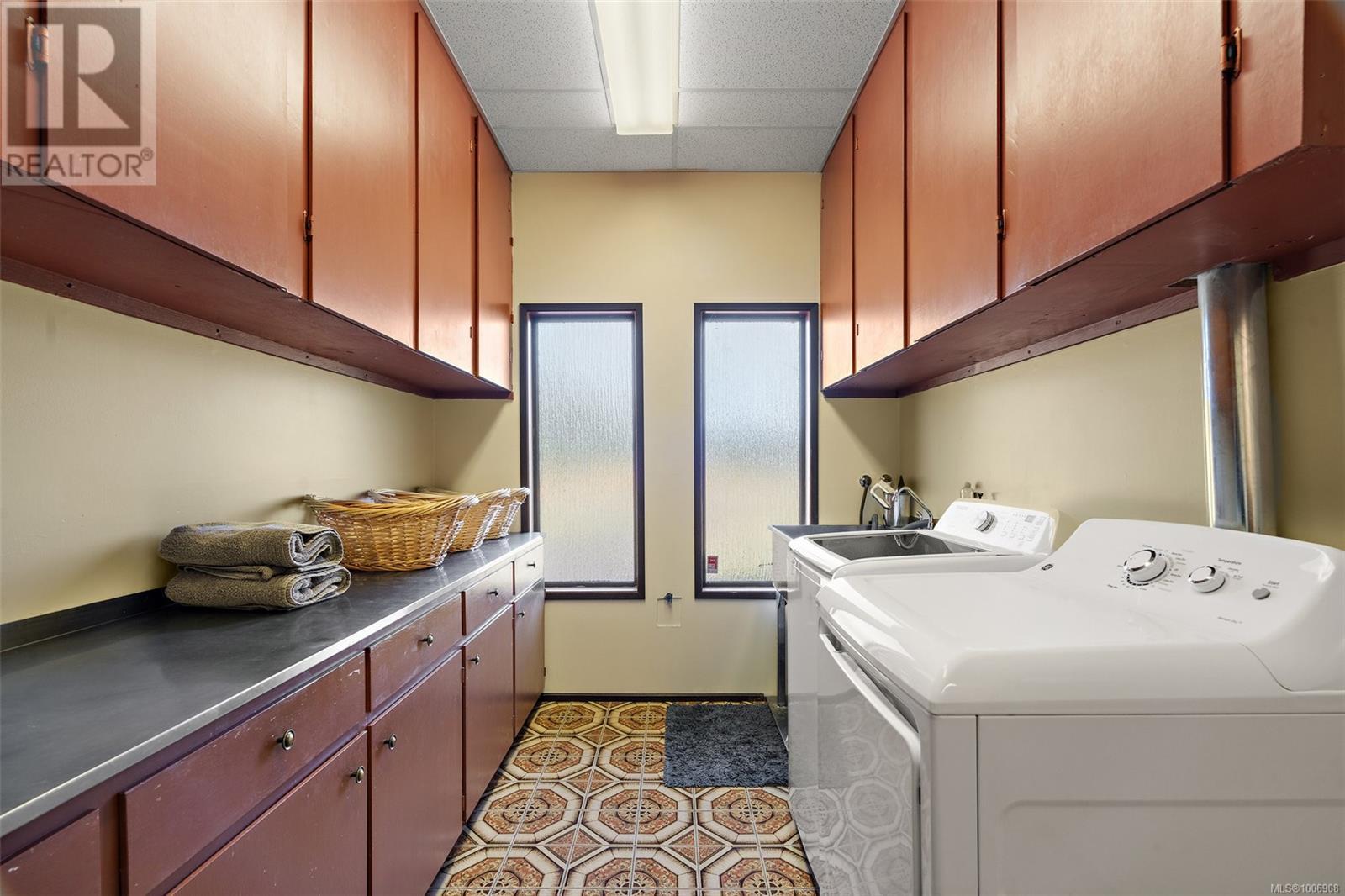 1649 Charlton Rd, Saanich, British Columbia  V9E 2C8 - Photo 35 - 1006908