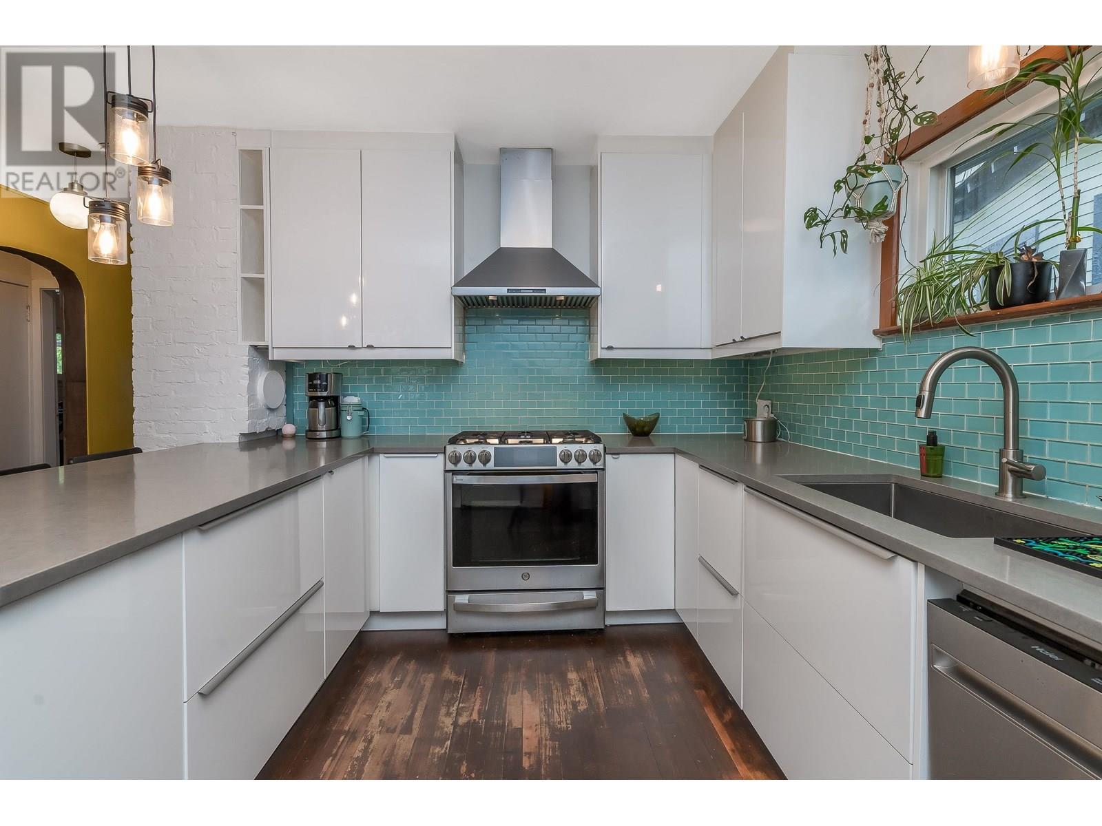 Property at 2650 MCGILL STREET image