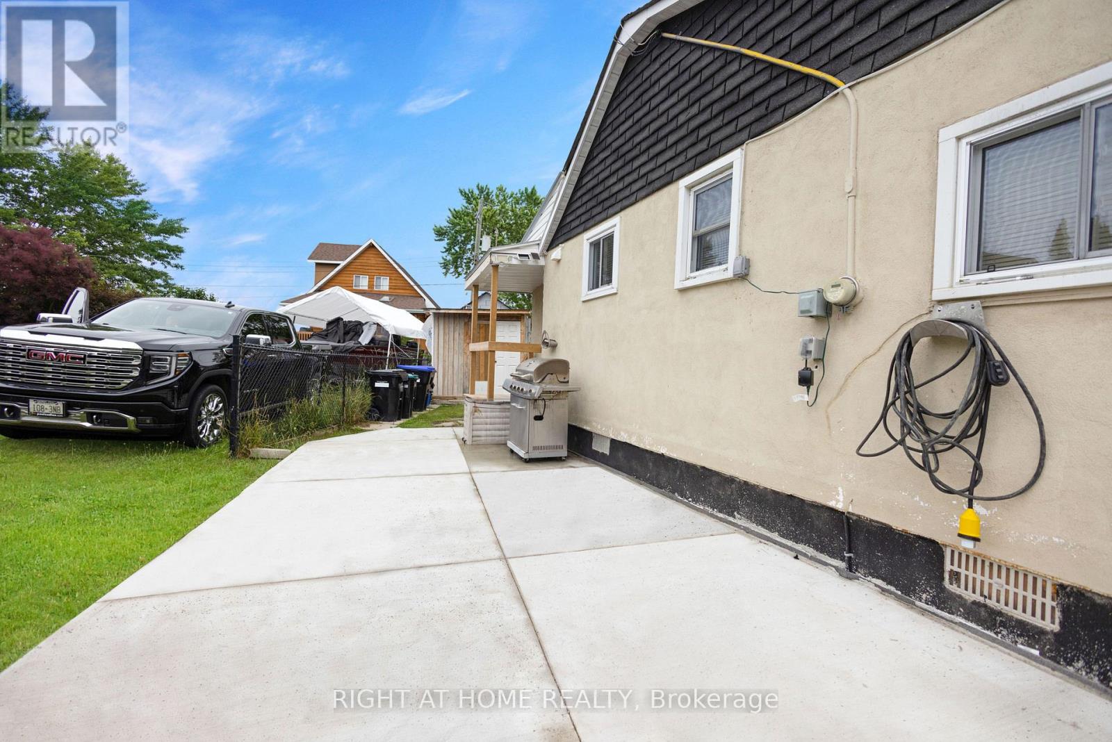 25 Playfair Drive, Tay (Waubaushene), Ontario  L0K 2C0 - Photo 35 - S12274685
