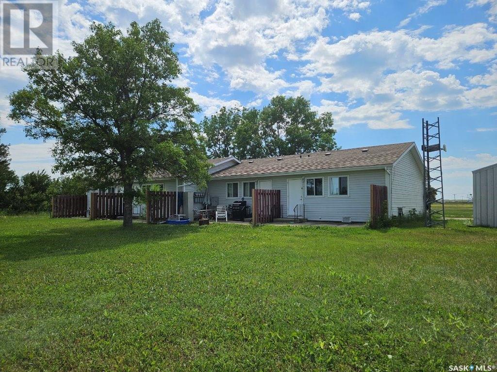 113-115 2nd Avenue Ne, Hodgeville, Saskatchewan  S0H 2B0 - Photo 3 - SK011928