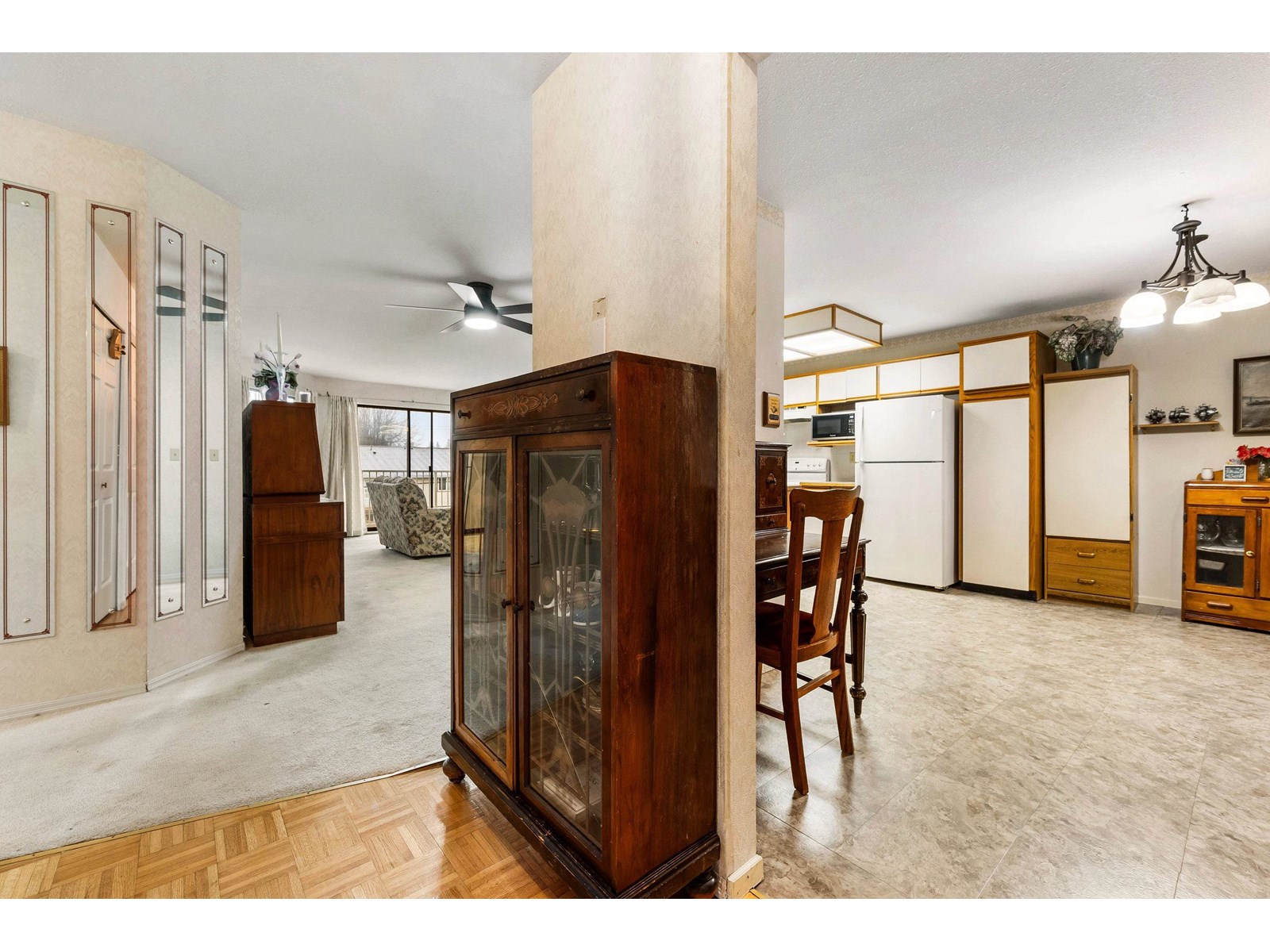 Property at 202 33233 BOURQUIN CRESCENT image 5
