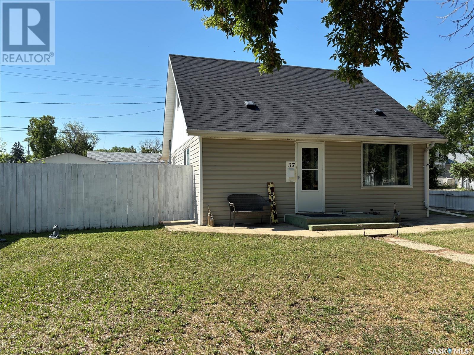 Property at 37 Coteau STREET W image 1
