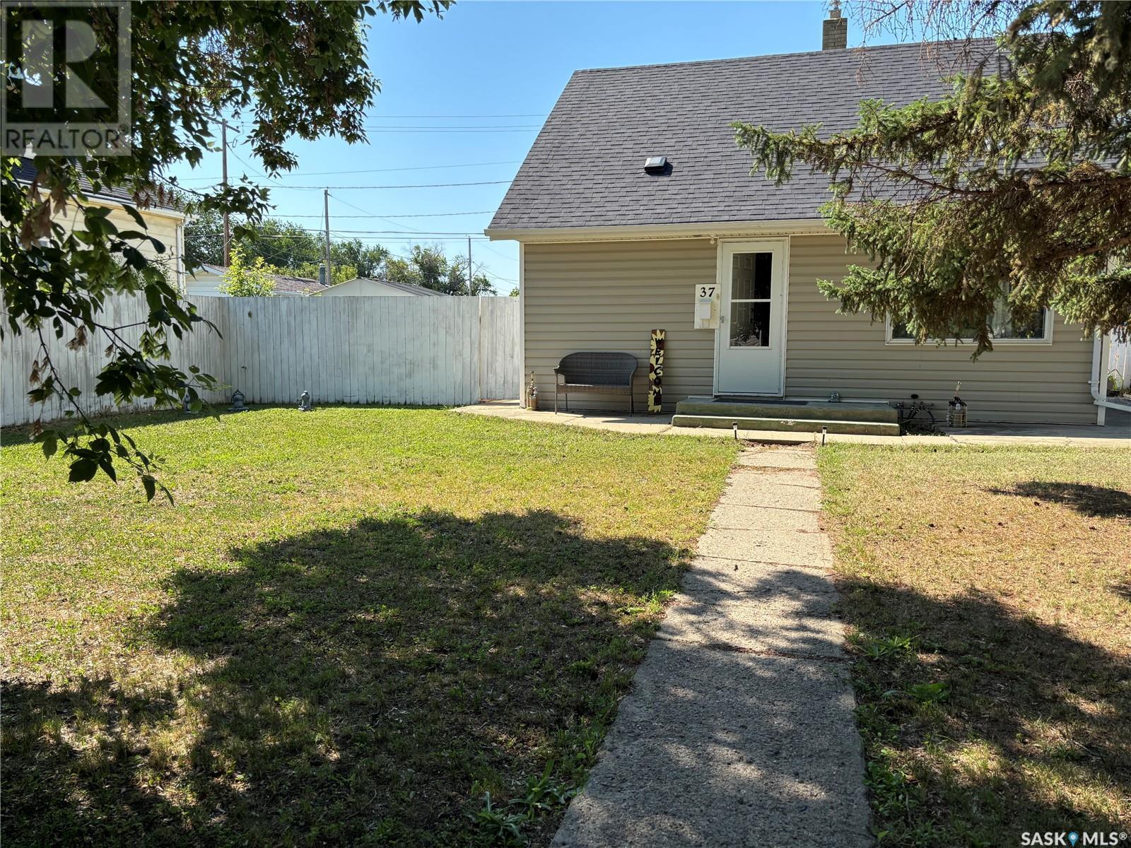 Property at 37 Coteau STREET W image 2