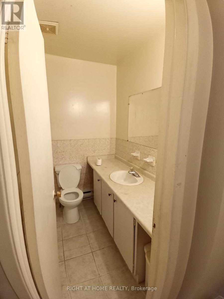 D - 428 Dawes Road, Toronto, Ontario  M4B 2E8 - Photo 8 - E12274704