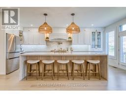 42 MEADOW VISTA CRESCENT, East Gwillimbury, Ontario