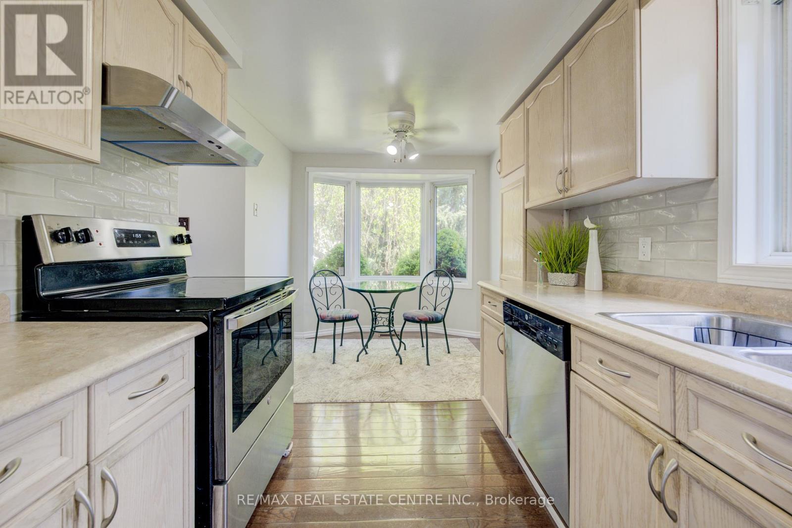 155 Bankside Drive, Kitchener, Ontario  N2N 3E4 - Photo 11 - X12274715