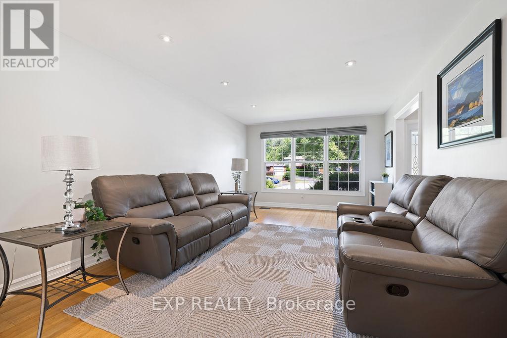 Property at 18 NANCY COURT image 4