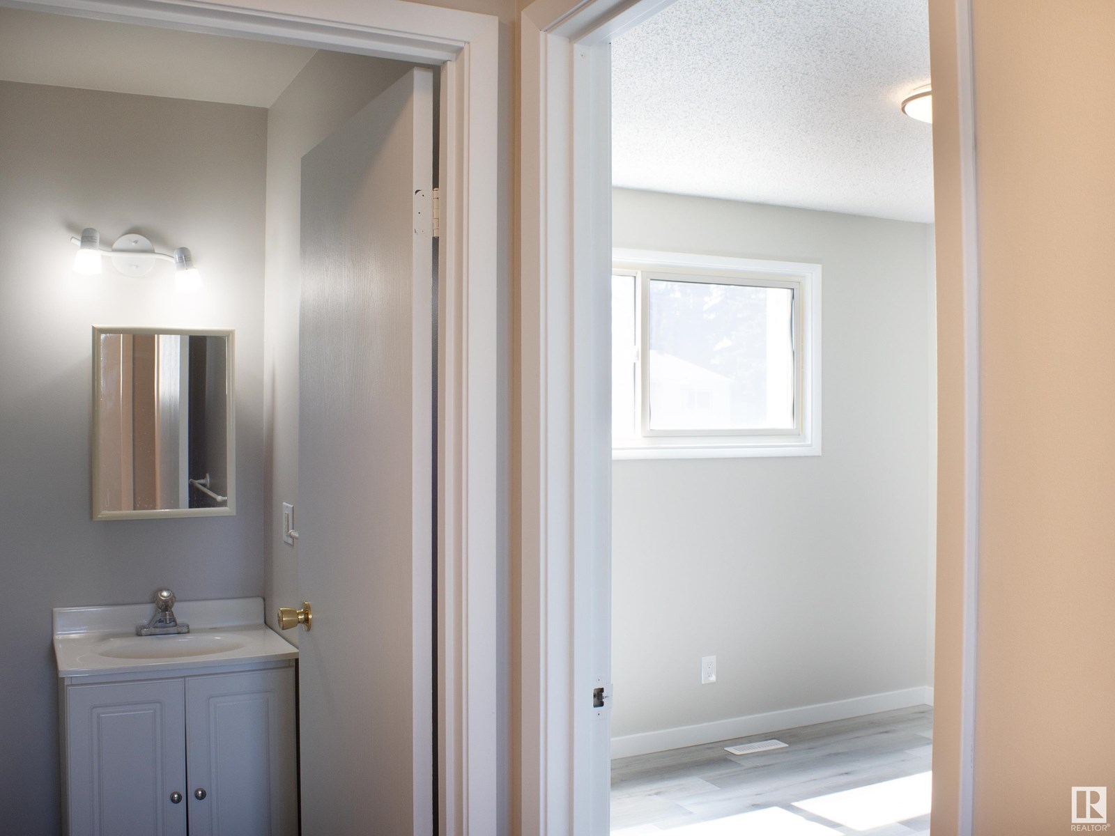 1937 73 St Nw, Edmonton, Alberta  T6K 2B6 - Photo 17 - E4446830