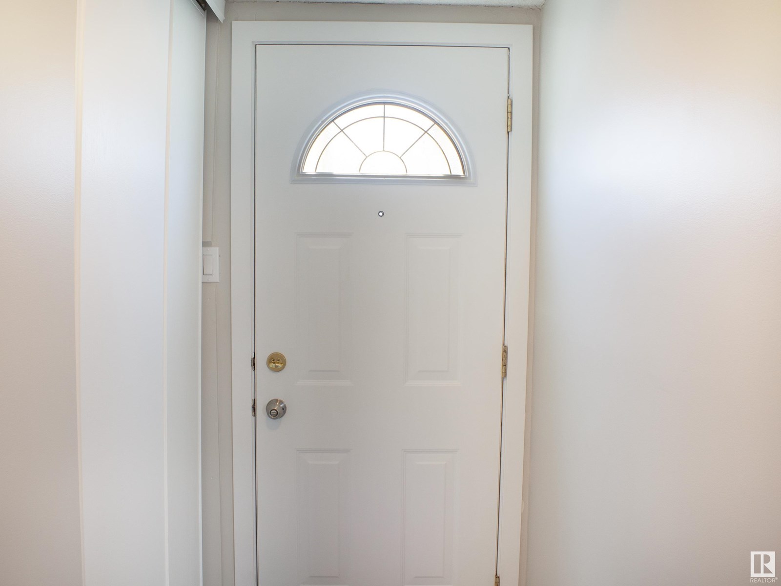 Property at 1937 73 ST NW image 4