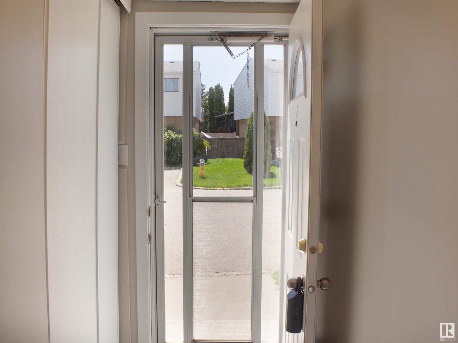 Property at 1937 73 ST NW image 3