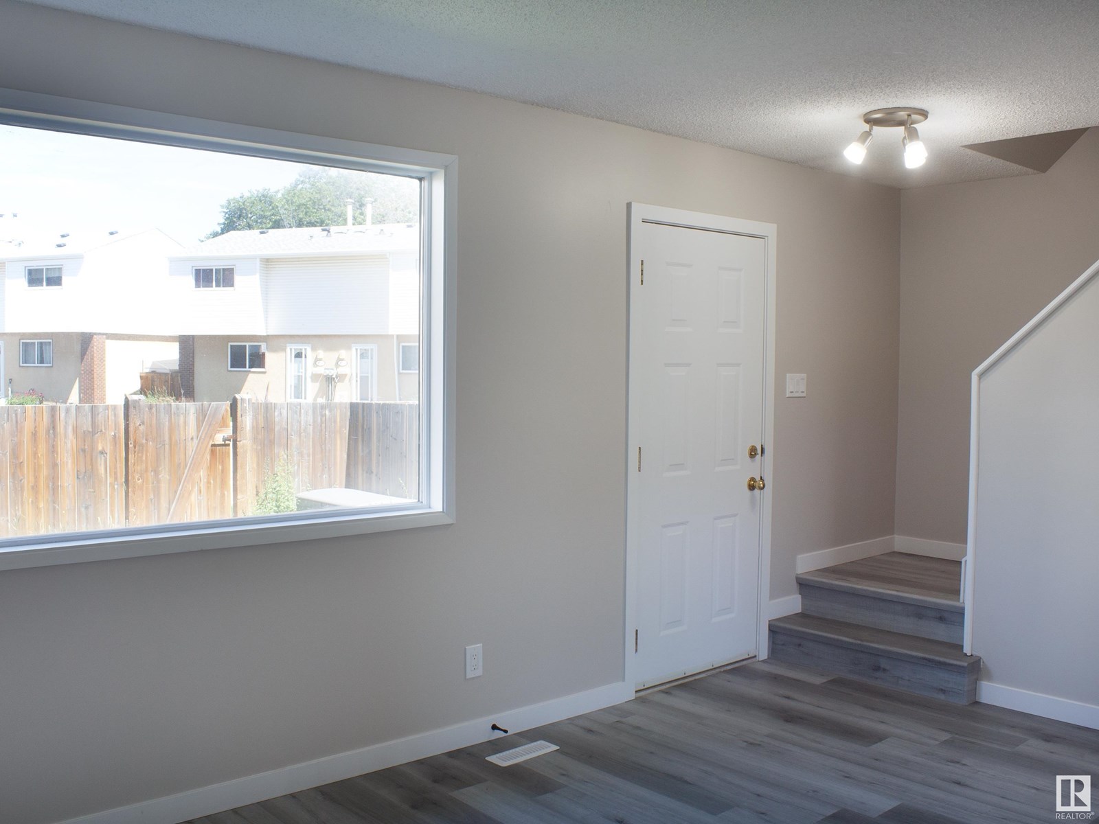 1937 73 St Nw, Edmonton, Alberta  T6K 2B6 - Photo 13 - E4446830