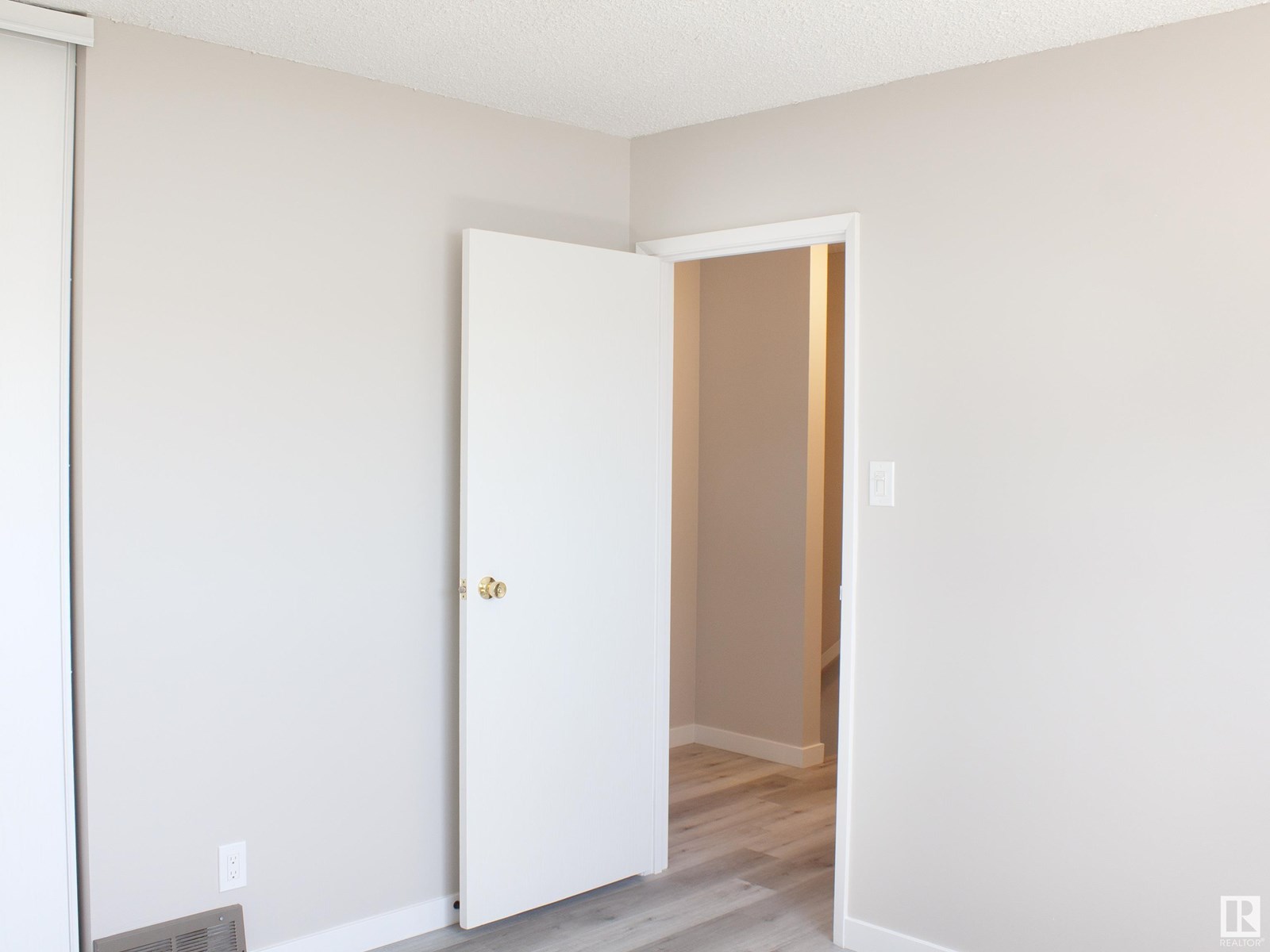 1937 73 St Nw, Edmonton, Alberta  T6K 2B6 - Photo 24 - E4446830