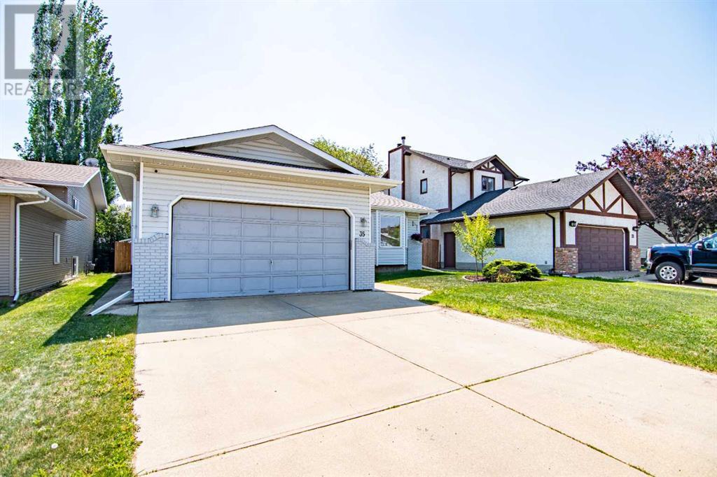 Property at 35 Eldridge Crescent image 2