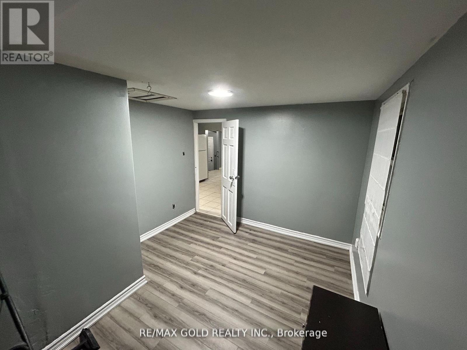 3553 King Street, Windsor, Ontario  N9C 1P4 - Photo 6 - X12274773