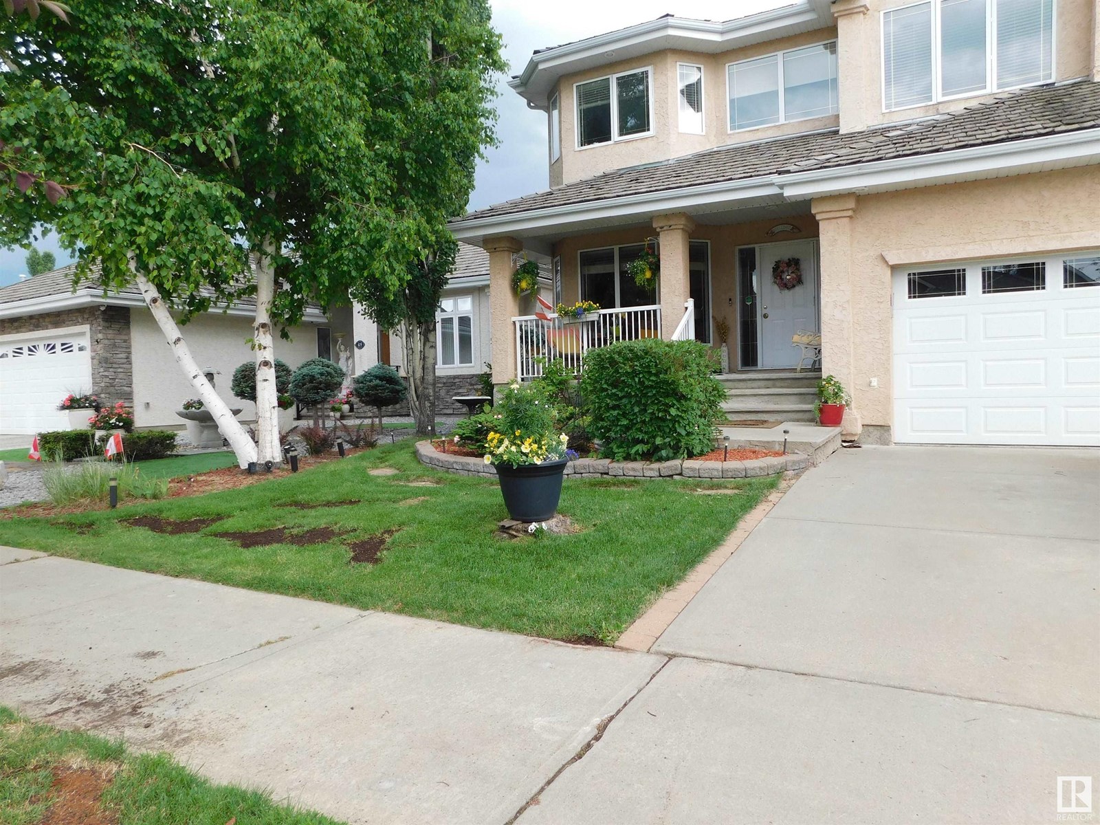 Property at 617 DALHOUSIE CR NW image 3