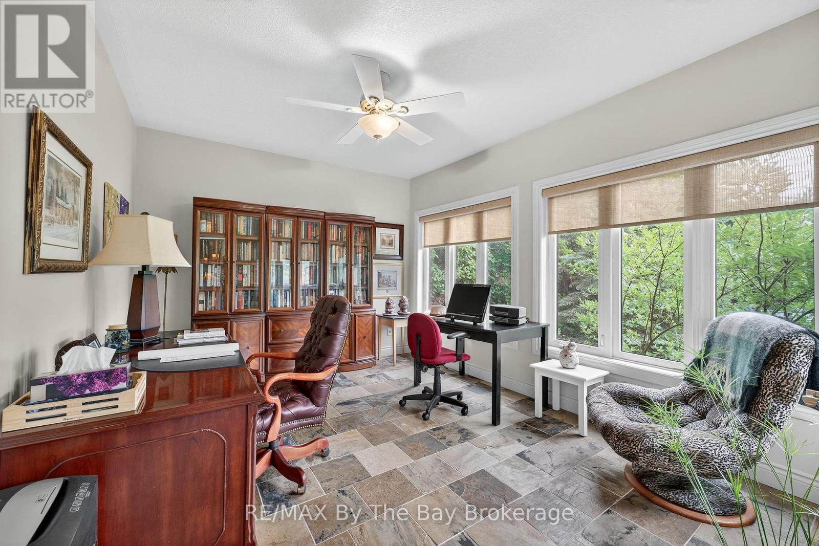 19 Oak Lea Boulevard, Wasaga Beach, Ontario  L9Z 2V1 - Photo 14 - S12274787