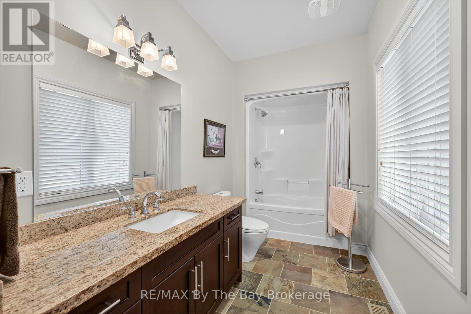 19 Oak Lea Boulevard, Wasaga Beach, Ontario  L9Z 2V1 - Photo 21 - S12274787