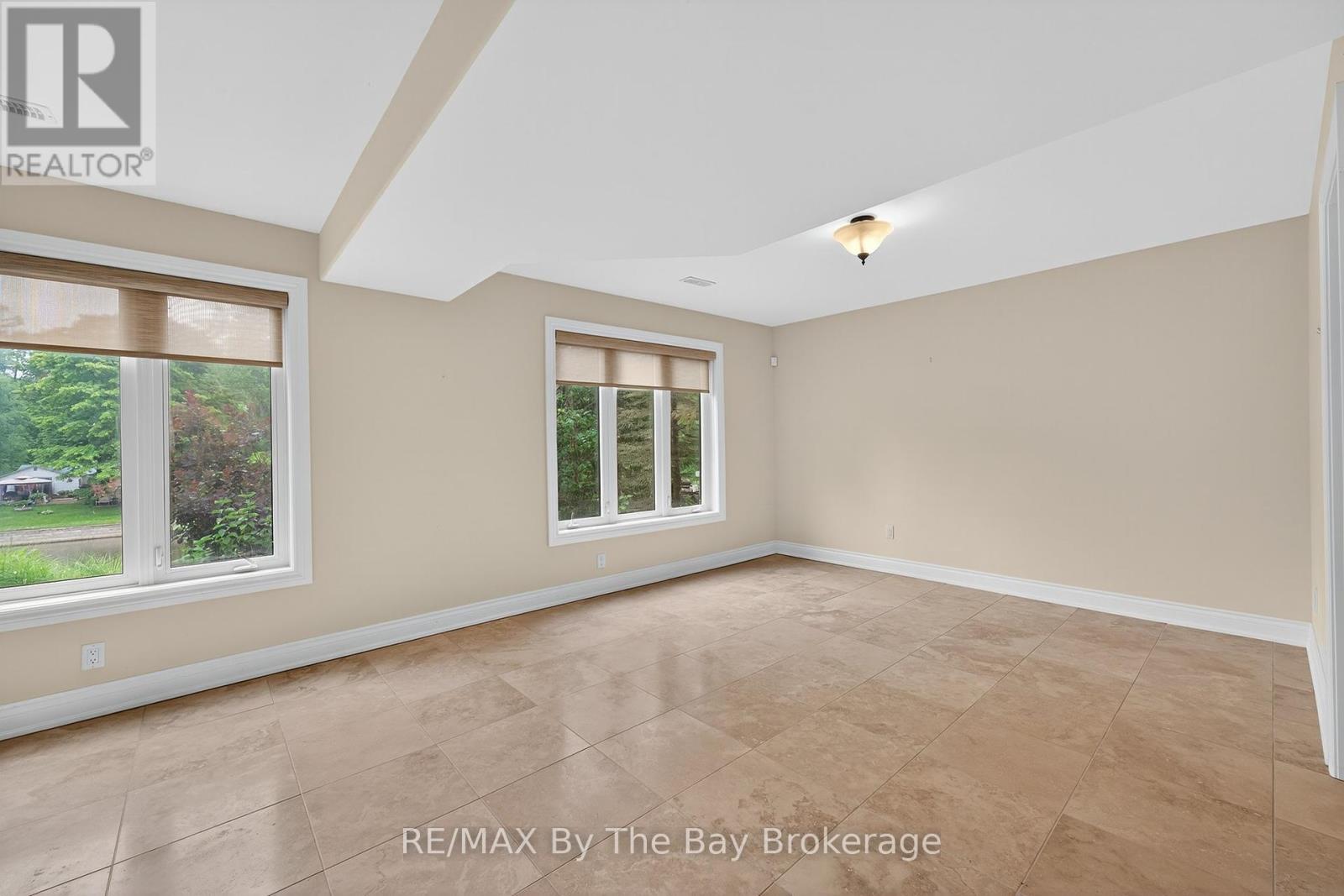 19 Oak Lea Boulevard, Wasaga Beach, Ontario  L9Z 2V1 - Photo 32 - S12274787