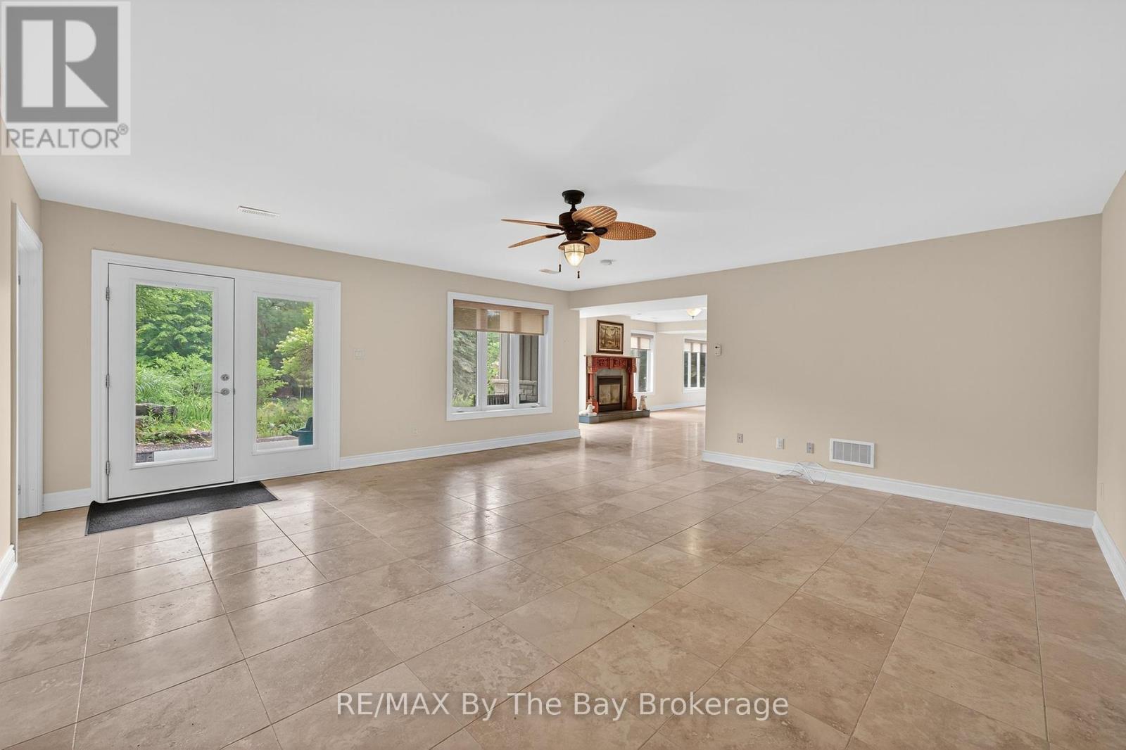 19 Oak Lea Boulevard, Wasaga Beach, Ontario  L9Z 2V1 - Photo 38 - S12274787