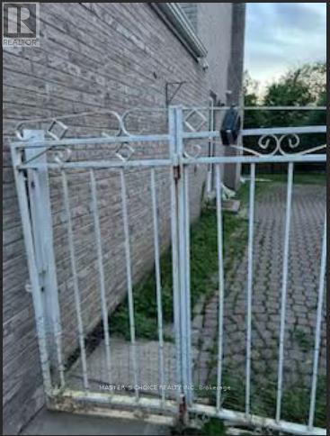 Bsmt - 16 Farmington Crescent W, Toronto, Ontario  M1S 1G1 - Photo 2 - E12274790