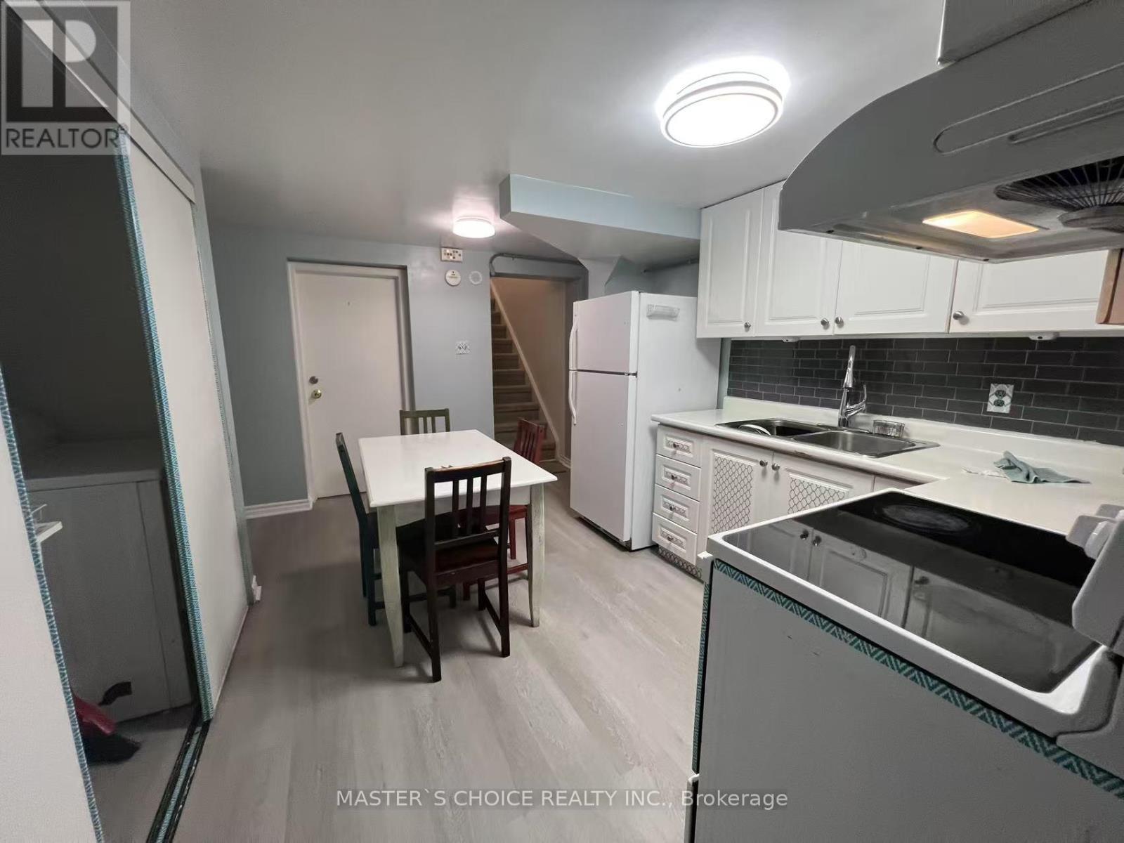 Bsmt - 16 Farmington Crescent W, Toronto, Ontario  M1S 1G1 - Photo 4 - E12274790