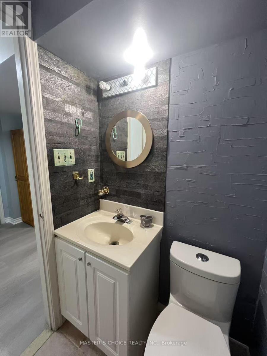 Bsmt - 16 Farmington Crescent W, Toronto, Ontario  M1S 1G1 - Photo 8 - E12274790