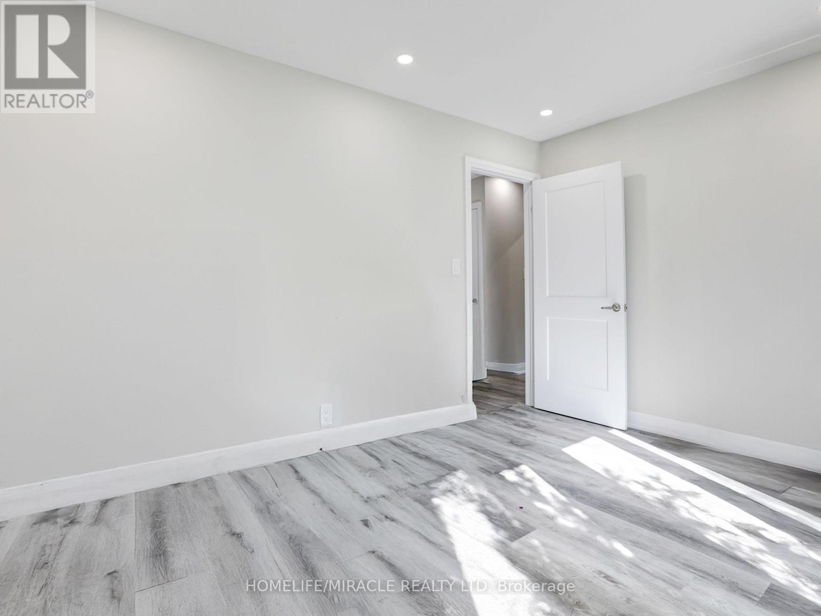 7 Cardill Crescent, Waterloo, Ontario  N2L 3Y7 - Photo 13 - X12274796