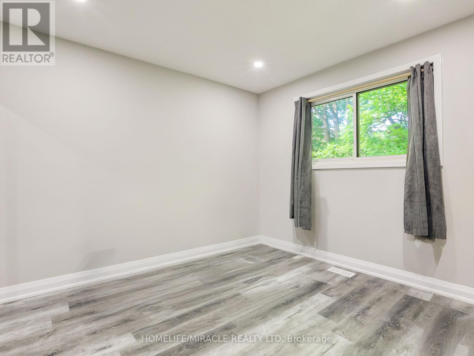 7 Cardill Crescent, Waterloo, Ontario  N2L 3Y7 - Photo 17 - X12274796