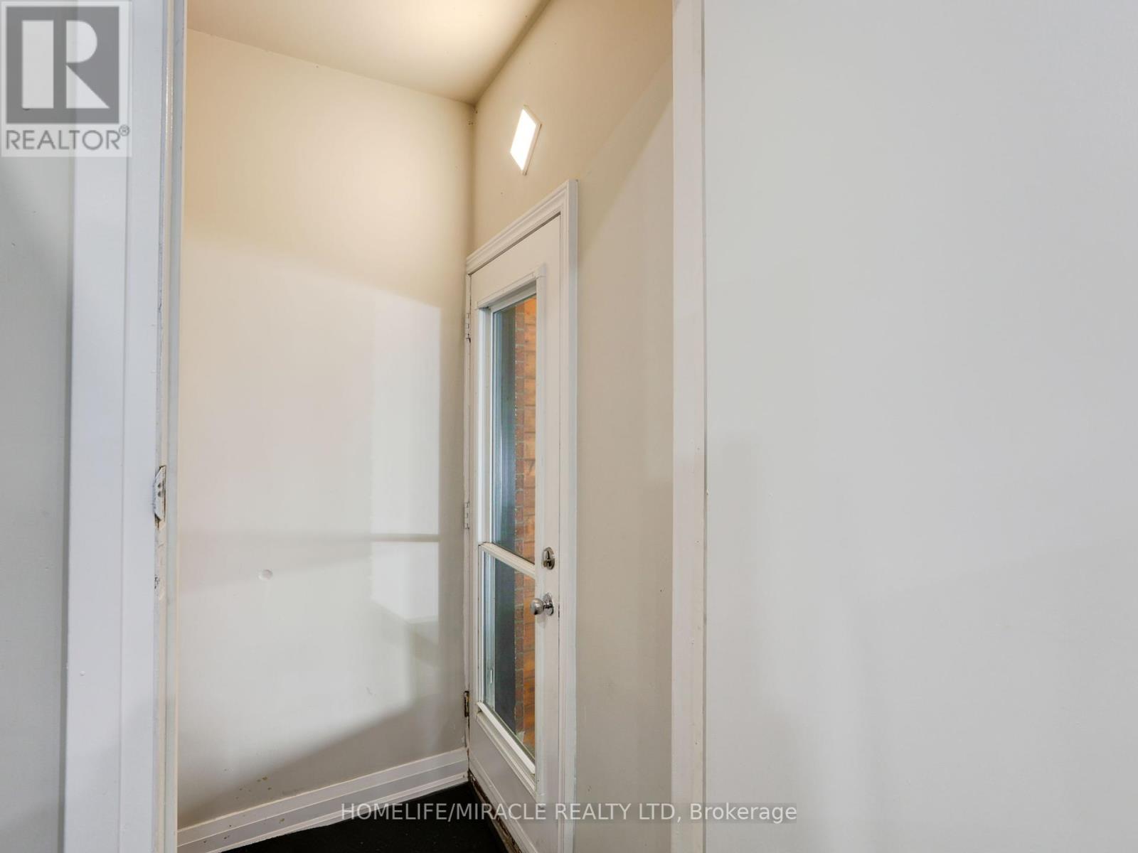 7 Cardill Crescent, Waterloo, Ontario  N2L 3Y7 - Photo 20 - X12274796