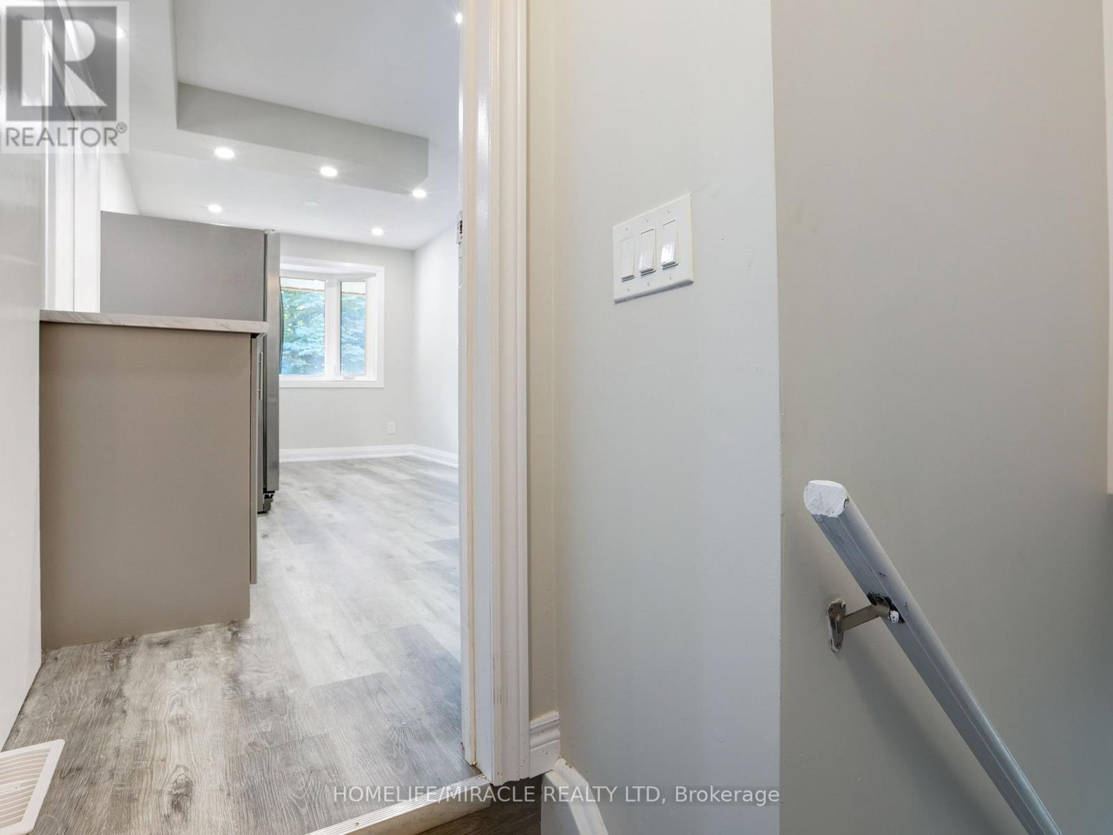 7 Cardill Crescent, Waterloo, Ontario  N2L 3Y7 - Photo 21 - X12274796