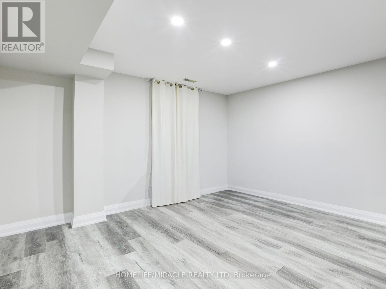 7 Cardill Crescent, Waterloo, Ontario  N2L 3Y7 - Photo 22 - X12274796