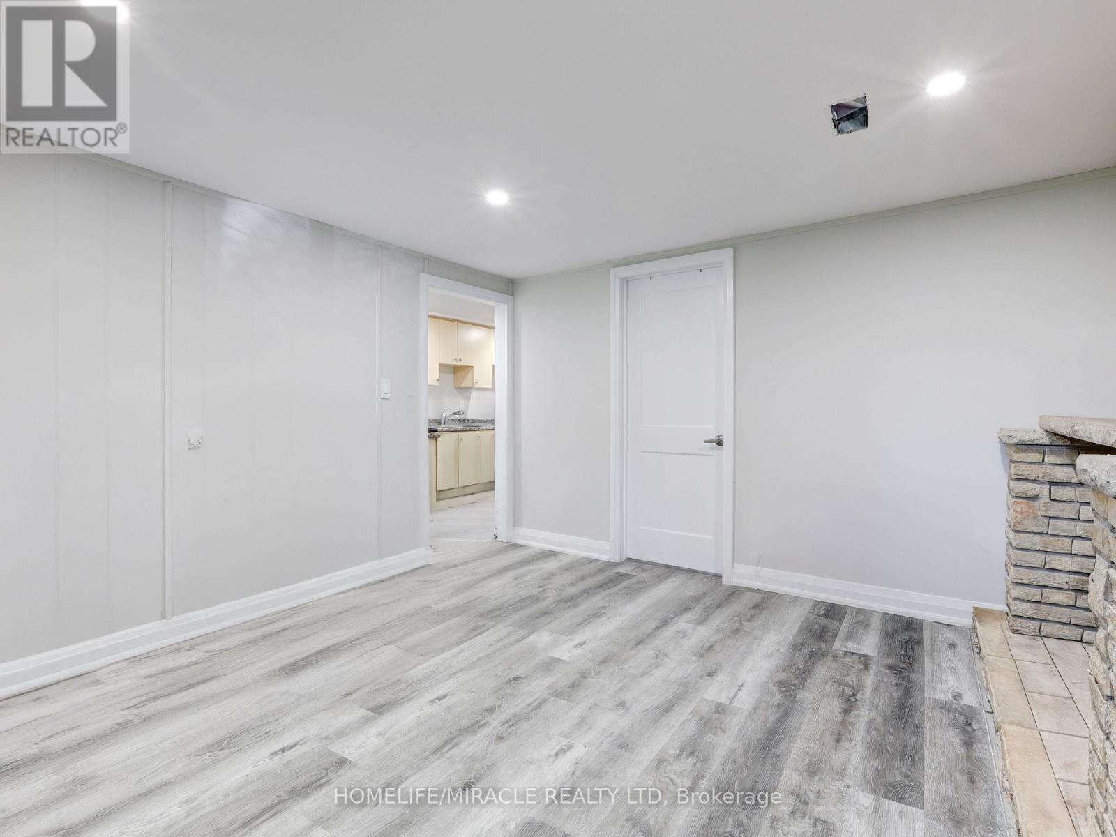 7 Cardill Crescent, Waterloo, Ontario  N2L 3Y7 - Photo 24 - X12274796