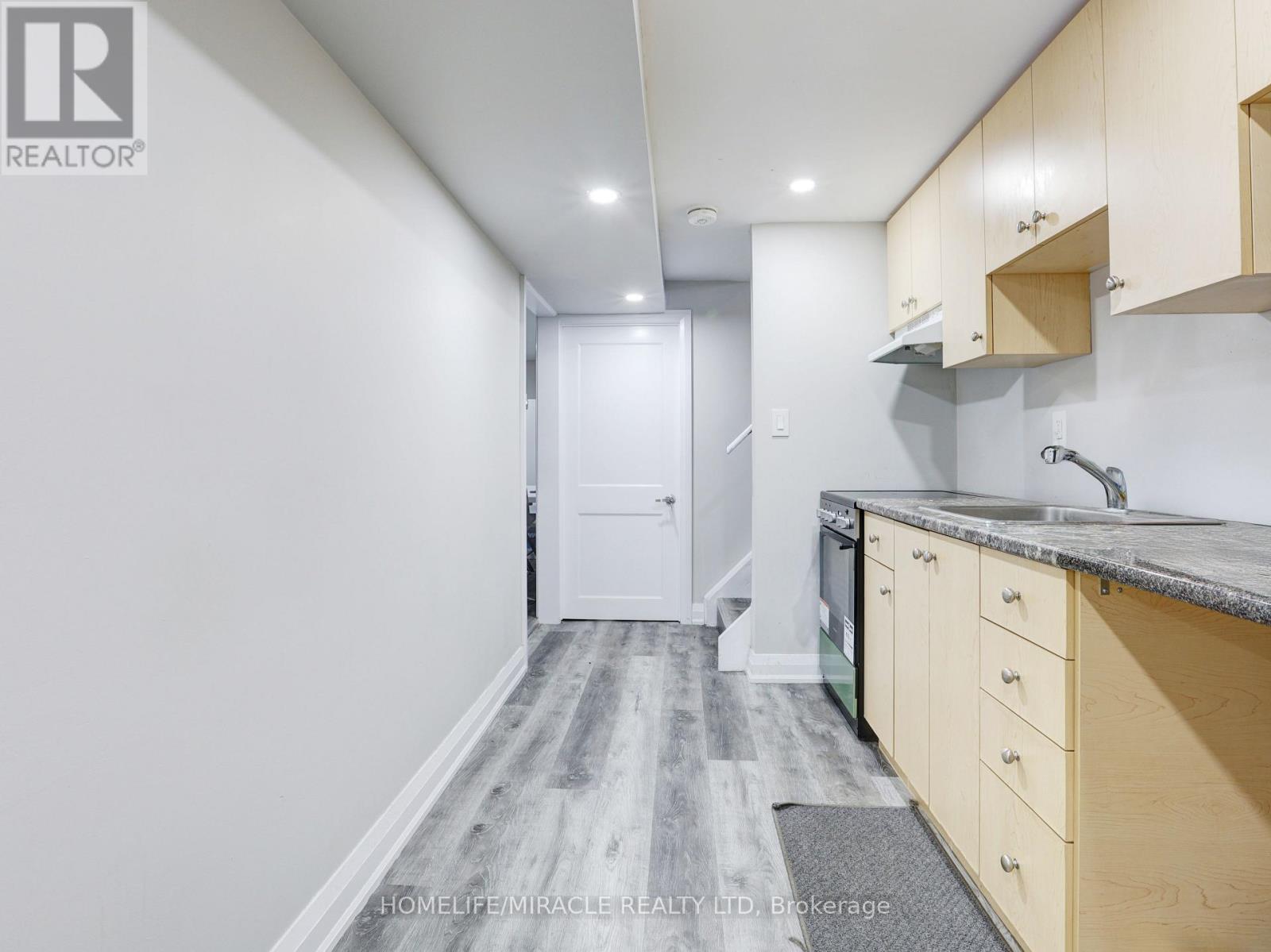7 Cardill Crescent, Waterloo, Ontario  N2L 3Y7 - Photo 27 - X12274796