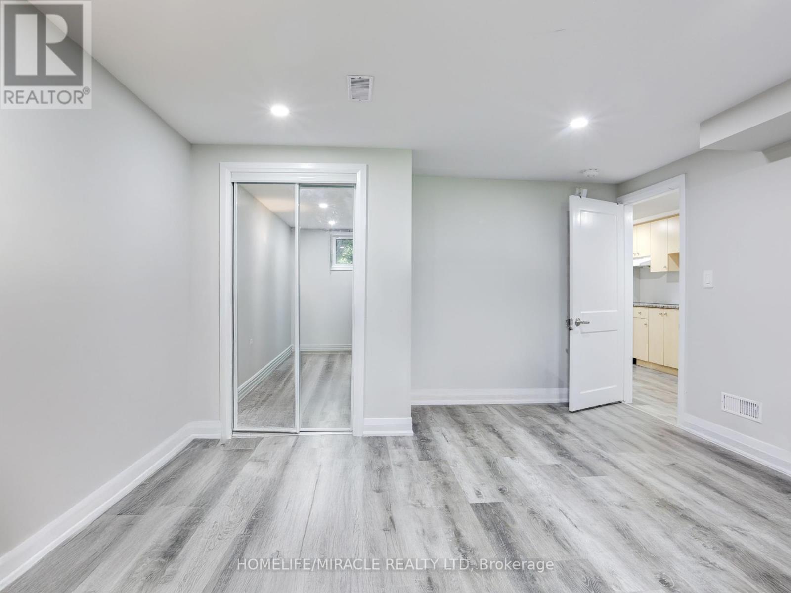 7 Cardill Crescent, Waterloo, Ontario  N2L 3Y7 - Photo 29 - X12274796