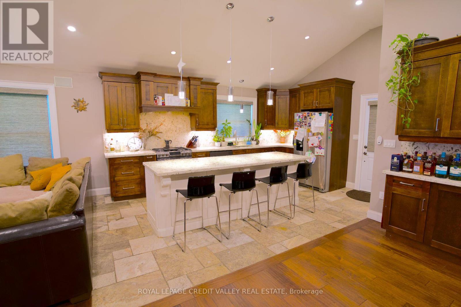 Property at 28 SUNNYHURST AVENUE image 5