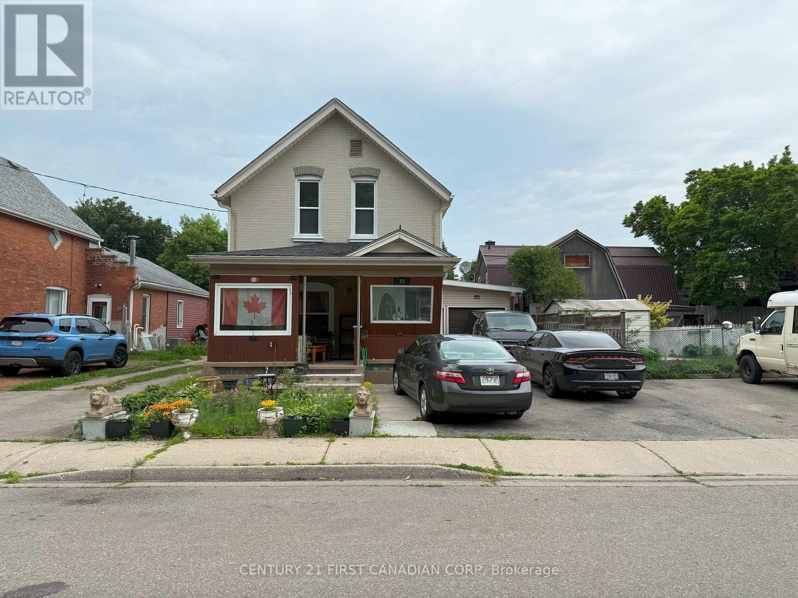 84 Port Street, Brantford, Ontario  N3S 1Y7 - Photo 2 - X12256978